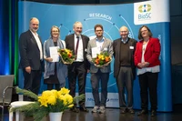 Jeanette Klink-Lehmann (zweite von links) von der Universität Bonn wurde gemeinsam mit Marco Löhrer (dritter von rechts) mit dem Christian Patermann Award ausgezeichnet.